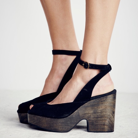 Free People Shoes - Free people Coolly clog in black